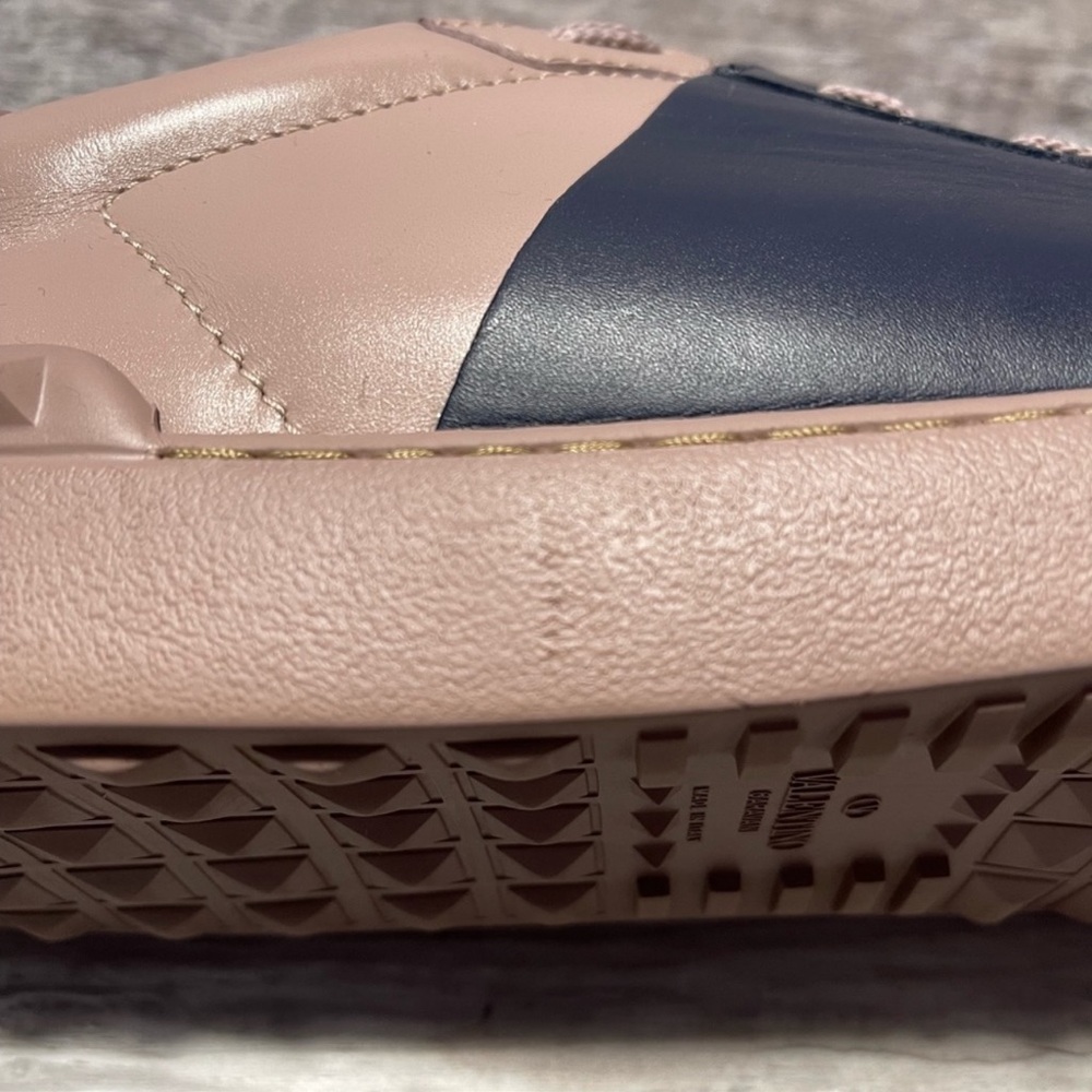 Valentino - Picture 8 of 8